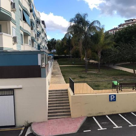 Habitacion Grande Con Bano Privado En Coin A 30Km De La Playa Bagian luar foto