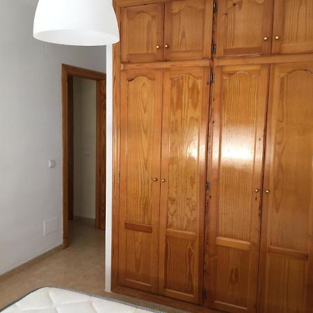 Habitacion Grande Con Bano Privado En Coin A 30Km De La Playa Bagian luar foto