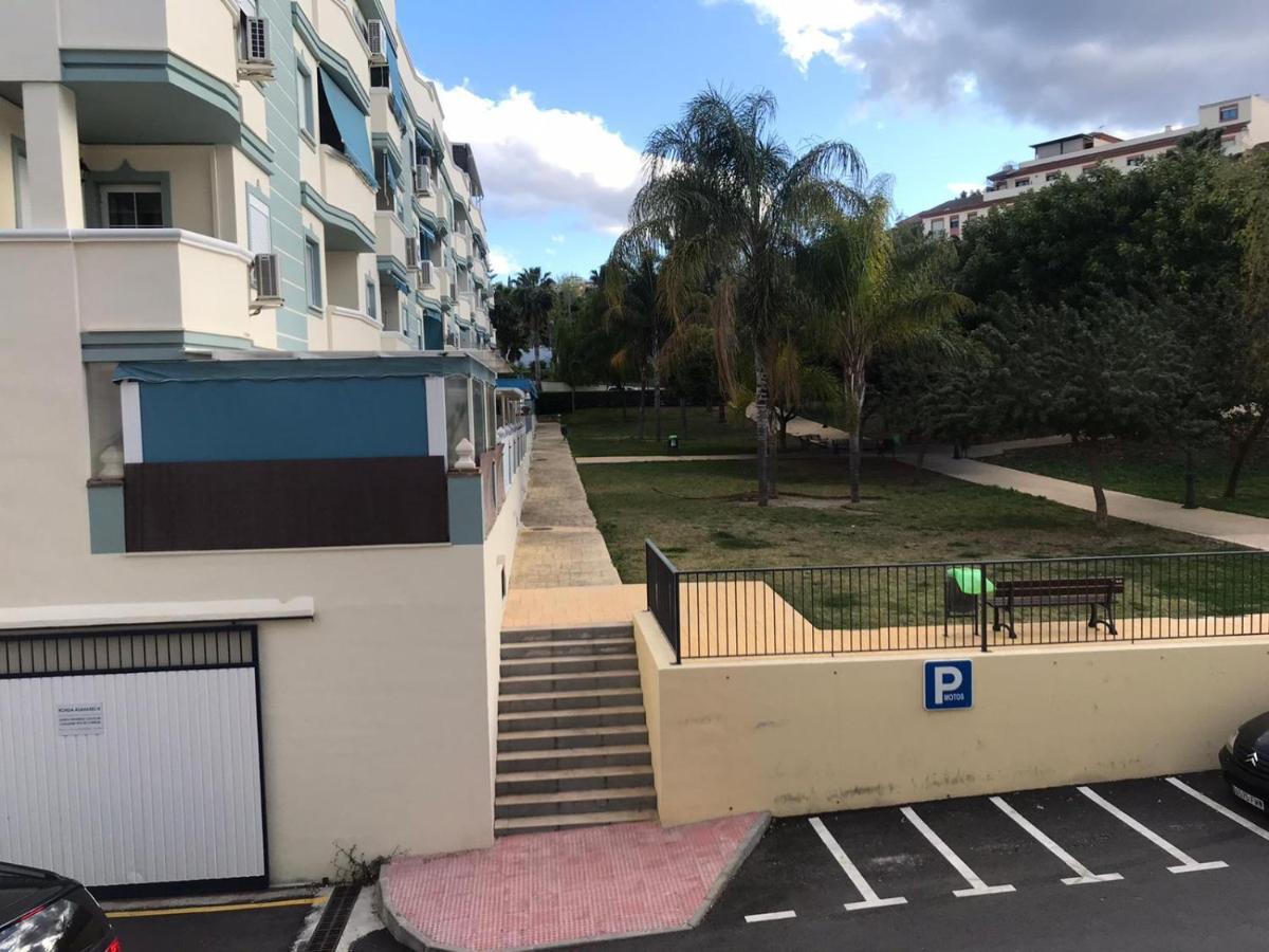 Habitacion Grande Con Bano Privado En Coin A 30Km De La Playa Bagian luar foto