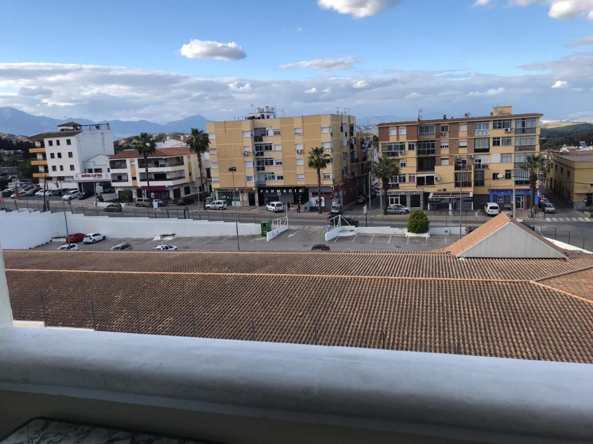Habitacion Grande Con Bano Privado En Coin A 30Km De La Playa Bagian luar foto