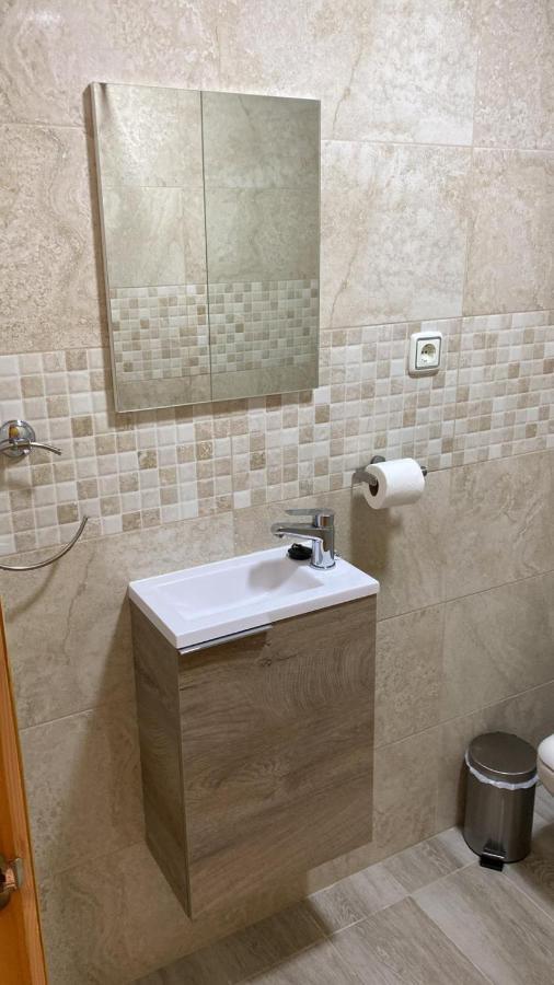Habitacion Grande Con Bano Privado En Coin A 30Km De La Playa Bagian luar foto